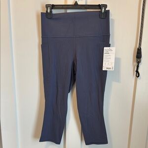 Athleta Salutation stash pocket II capri NWT